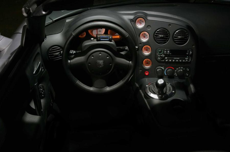 Торпедо Dodge Viper Venom 1000 Twin Turbo SRT Coupe by Hennessey 2007 года  (фото 1 из 11)